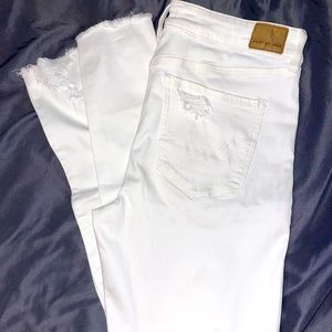 White high-rise ripped American Eagle Jeggings